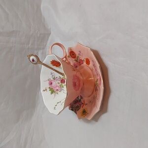 Meritage VINTAGE PINK FOOTED TEA CUP , SAUCER AND‎ SPOON